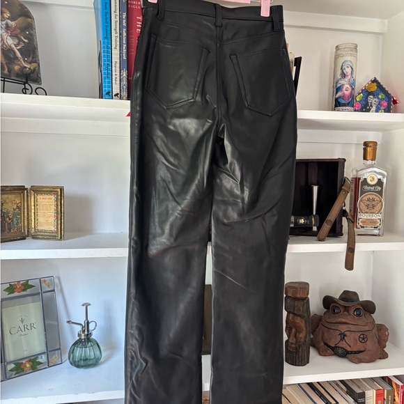 A&F Vegan Leather 90s Straight Pant Black SZ 25 - Picture 3 of 6